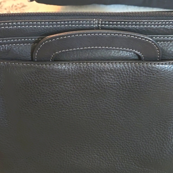 Wilson's Leather soft sided small briefcase/laptop/tablet carrying case in black - Picture 6 of 7